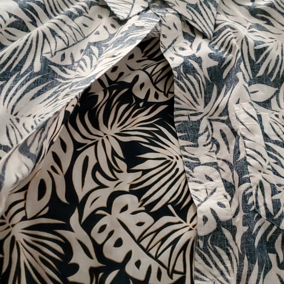 Men's Hawaiian Shirt - Picture 3 of 4
